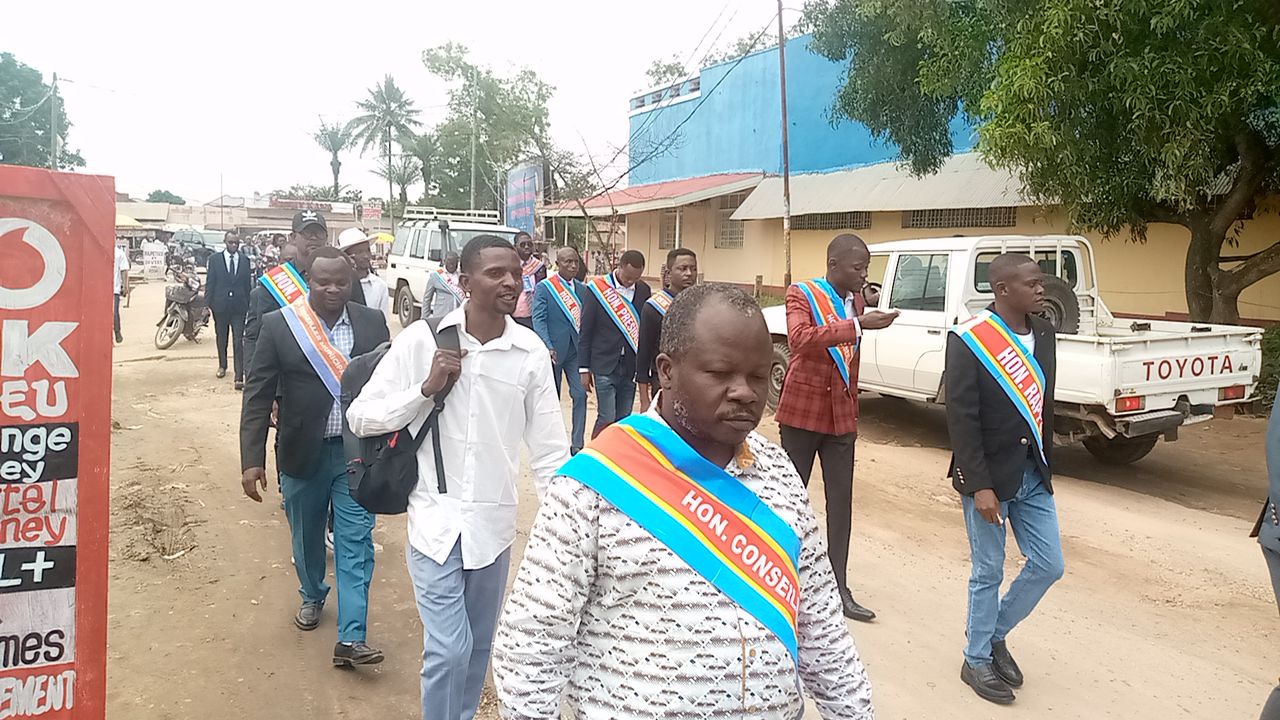 You are currently viewing Kisangani : Manifestation des conseillers communaux de la ville pour réclamer leurs émoluments de huit mois.