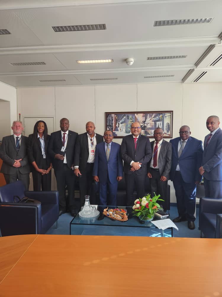 You are currently viewing Vienne : En mission en Autriche, le Ministre Gilbert Kabanda Kurhenga a été reçu en audience ce jeudi par le Directeur Général de l&rsquo;AIEA, Rafael Mariano Grossi.