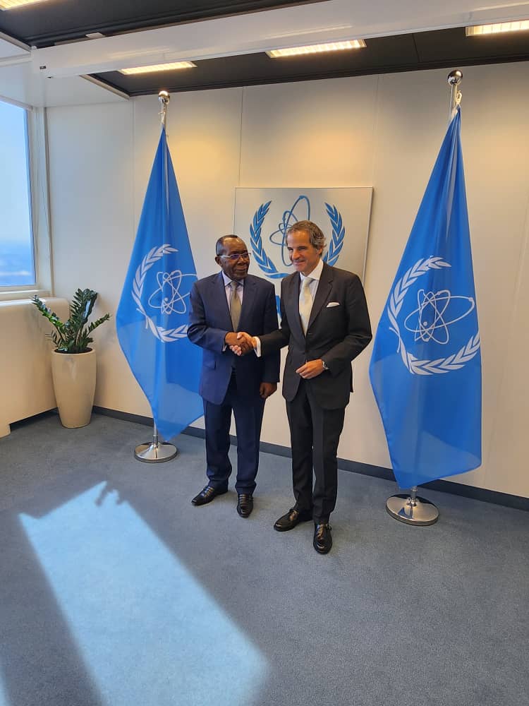 You are currently viewing Vienne : En mission en Autriche, le Ministre Gilbert Kabanda Kurhenga a été reçu en audience ce jeudi par le Directeur Général de l&rsquo;AIEA, Rafael Mariano Grossi.
