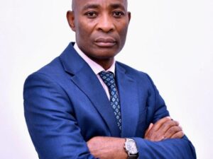 Lire la suite à propos de l’article Bukavu : Réaction mitigée au lendemain du meeting du Gouverneur Jean-Jacques PURUSI. Populisme ou redevabilité ?