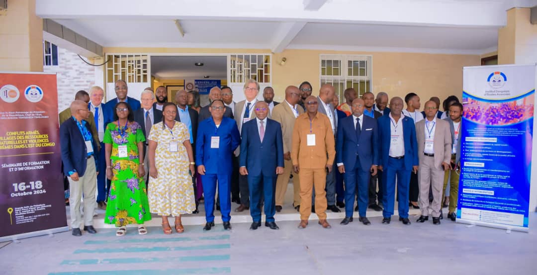 Lire la suite à propos de l’article Kinshasa : au nom du Président Félix Tshisekedi, le Ministre Gilbert Kabanda a clôturé ce vendredi à Kinshasa, le séminaire de formation et d&rsquo;informations sur les conflits armés qui déchirent l&rsquo;Est de la Rdc.