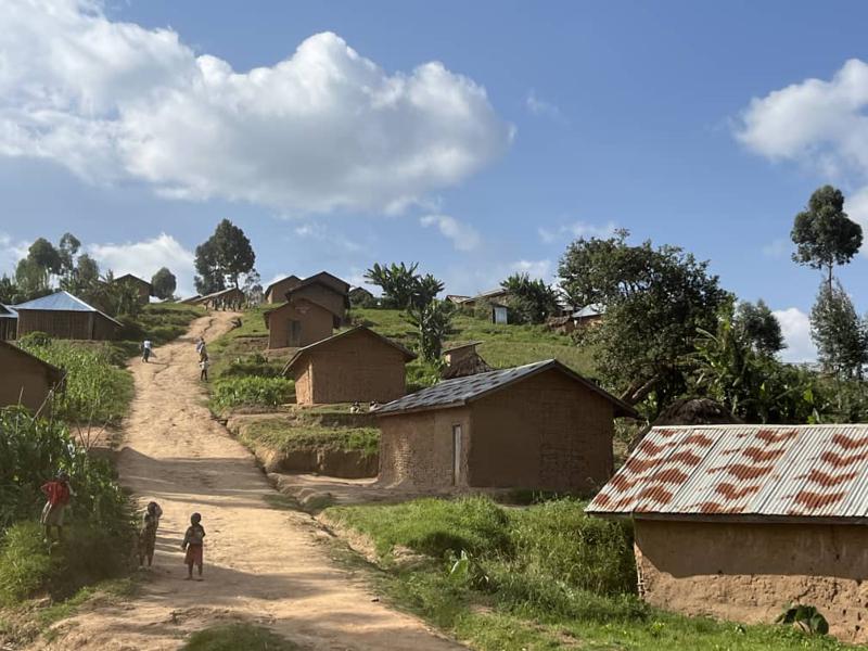 Lire la suite à propos de l’article Nord-Kivu : retour progressif des habitants à Kamandi Gite et Kikuvo après le retrait des rebelles du M23