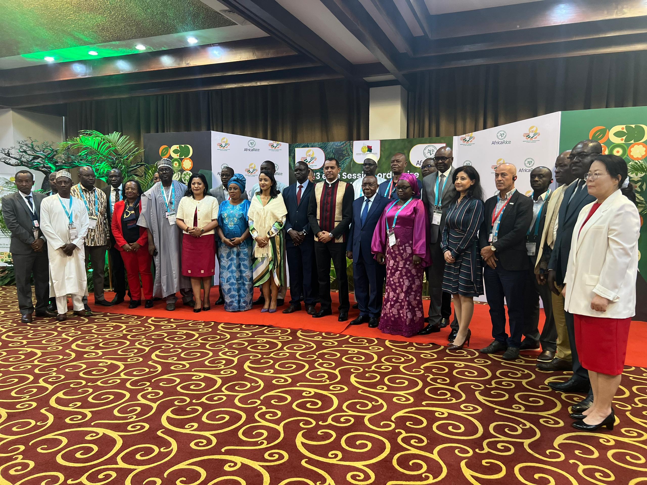 You are currently viewing Antananarivo : La RDC occupera la présidence d&rsquo;AfricaRice à travers Gilbert Kabanda qui pilote le Ministère de la Recherche Scientifique et Innovation technologique. Conclusion de la 33 ème Session ordinaire de cet instrument de l&rsquo;Union Africaine dont les assises se sont achevées vendredi 15 novembre 2024 à Madagascar. Gilbert Kabanda a appelé ses pairs à procéder comme en 1951 où l&rsquo;Europe est née de la communauté de charbon et de l&rsquo;acier.