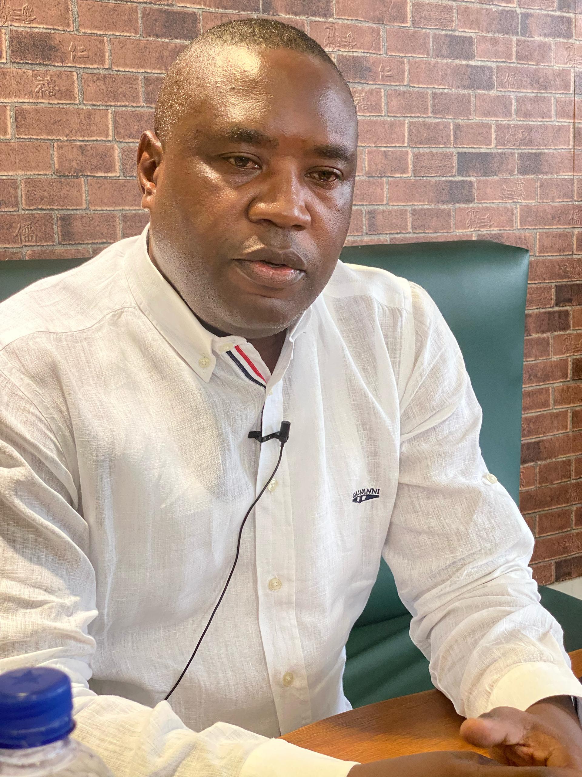 Lire la suite à propos de l’article Kinshasa :Retraiter le Cuivre à faible teneur est une opportunité pour la RDC qui dispose d&rsquo;importants stocks devant supporter une production de 20 ans pour une capacité de 100.000 tonnes par an. Affirme l&rsquo;Ir Emmanuel Mumba Mulaj, l&rsquo;inventeur de ce procédé venu de Lubumbashi en mission à Kinshasa.