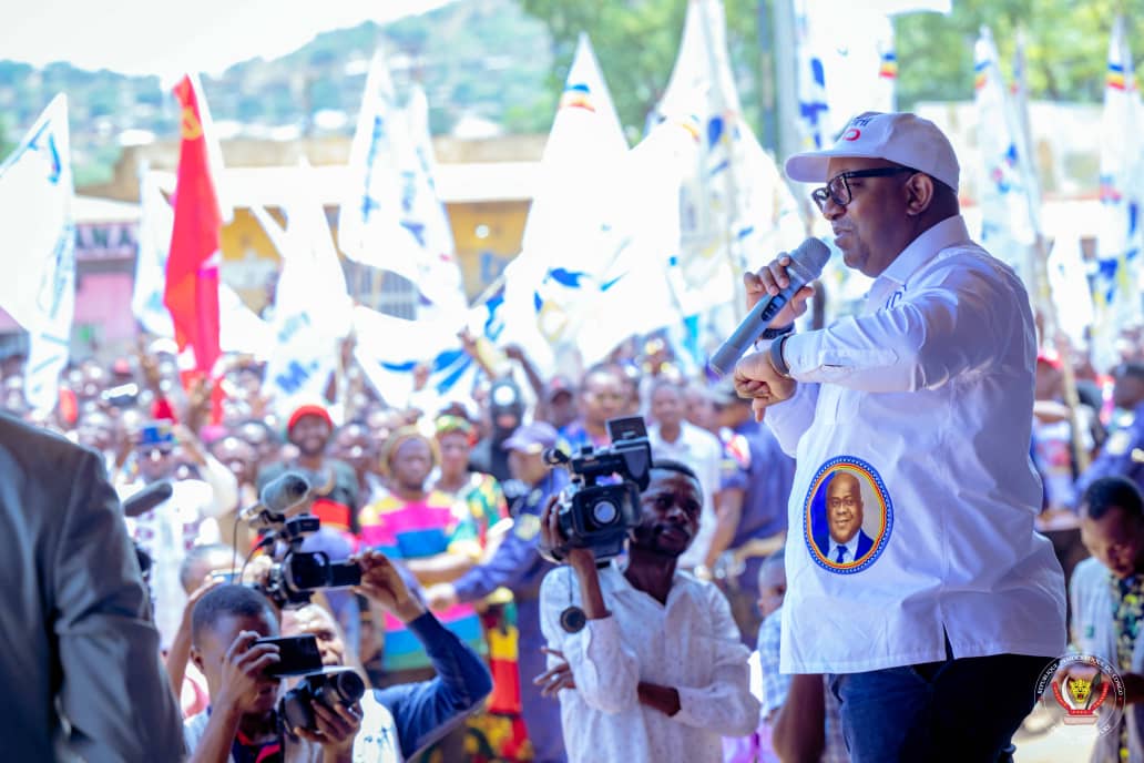 Lire la suite à propos de l’article Kamunga: Tous contre l’agression rwandaise : le Président du Sénat Sama Lukonde Kyenge décrète la mobilisation populaire dans la ville de Kamina.