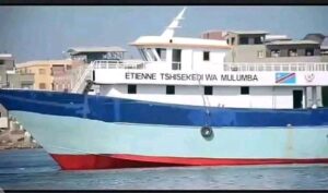 Lire la suite à propos de l’article Kongo central : Boma accueille les géants des mers : Trois bateaux de pêche flambant neufs accostent, hommage aux pères de la nation. Un vent de renouveau souffle sur les côtes de la province.