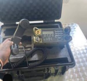 Lire la suite à propos de l’article Kinshasa: Une mallette satellitaire de surveillance interceptée dans les installations de la chaîne de télévision Antenne A : deux ressortissants français arrêtés.