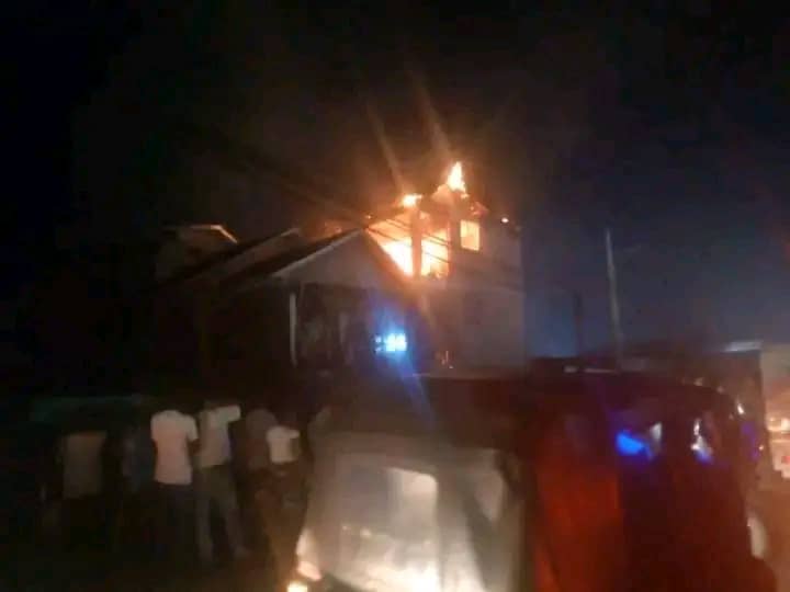 Lire la suite à propos de l’article Kinshasa : Deux enfants calcinés dans leur sommeil dans un incendie au quartier joli parc de la commune de Ngaliema