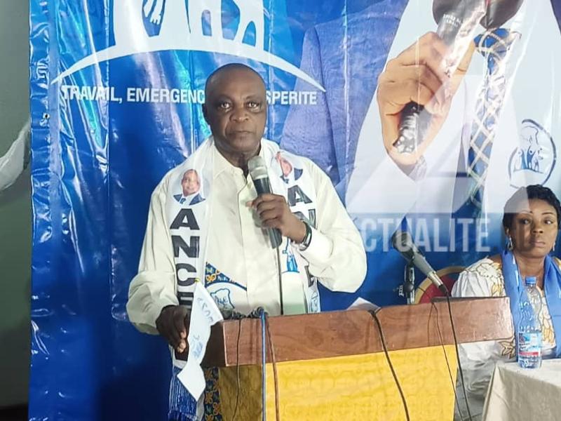 You are currently viewing Kinshasa: le sénateur Norbert Basengezi Katintima lance le débat sur les réformes électorales bien avant 2028