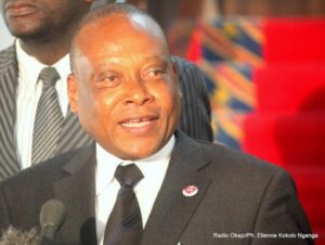 Lire la suite à propos de l’article Kinshasa : Dans une mise au point,  Steve Mbikayi, dément les fausses signatures dans la pétition contre Vital Kamerhe.