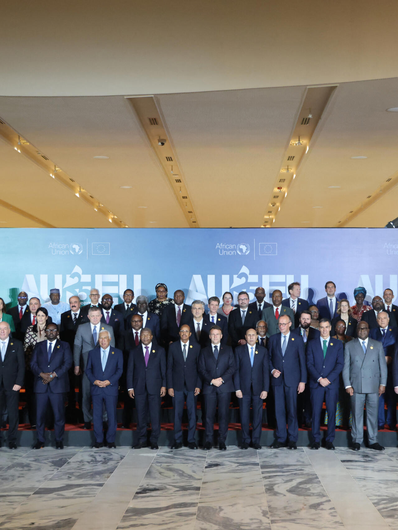 You are currently viewing Luanda :Sommet UE- UA: l’Afrique exige une représentation équitable dans les instances financières internationales*