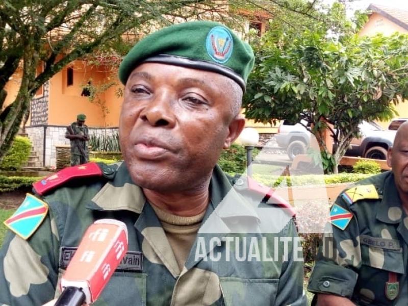 You are currently viewing Kinshasa : Des généraux et officiers supérieurs des FARDC arrêtés tôt ce matin et placés en résidence surveillée, selon le porte-parole de l&rsquo;armée.
