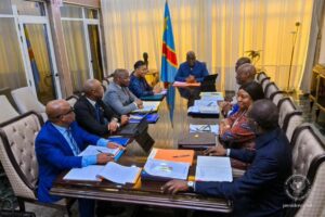 Lire la suite à propos de l’article Kinshasa : le Président Félix Tshisekedi a présidé, ce mardi 25 novembre à la Cité de l&rsquo;Union africaine, la troisième réunion restreinte du gouvernement.