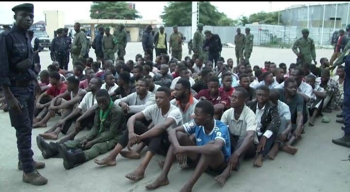 You are currently viewing Kinshasa : 115 inciviques arrêtés lors des opérations « Ndobo » et « Kanga-Kanga »