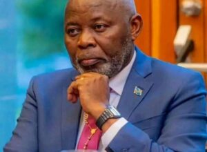 Lire la suite à propos de l’article Kinshasa :Signature de l’accord RDC–Rwanda : Vital Kamerhe salue un “tournant décisif” pour faire taire les armes et relancer la prospérité nationale