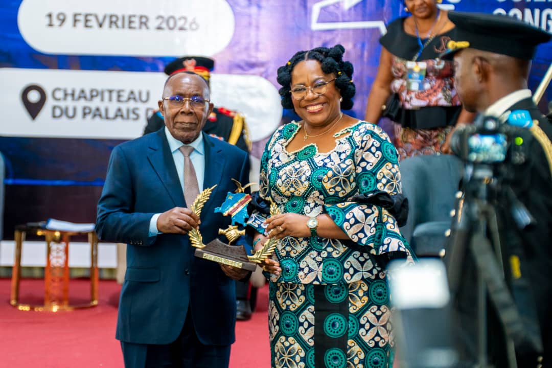 You are currently viewing Kinshasa : 50 lauréats du Forum du Génie Scientifique Congolais, Edition 2024 décorés par le Chancelier des Ordres Nationaux.