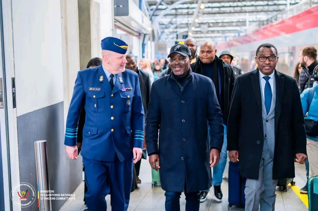 You are currently viewing Bruxelles: le Ministre Congolais de la Défense, Guy Kabongo Mwadianvita en mission en Belgique depuis ce lundi, 16 Mars 2026