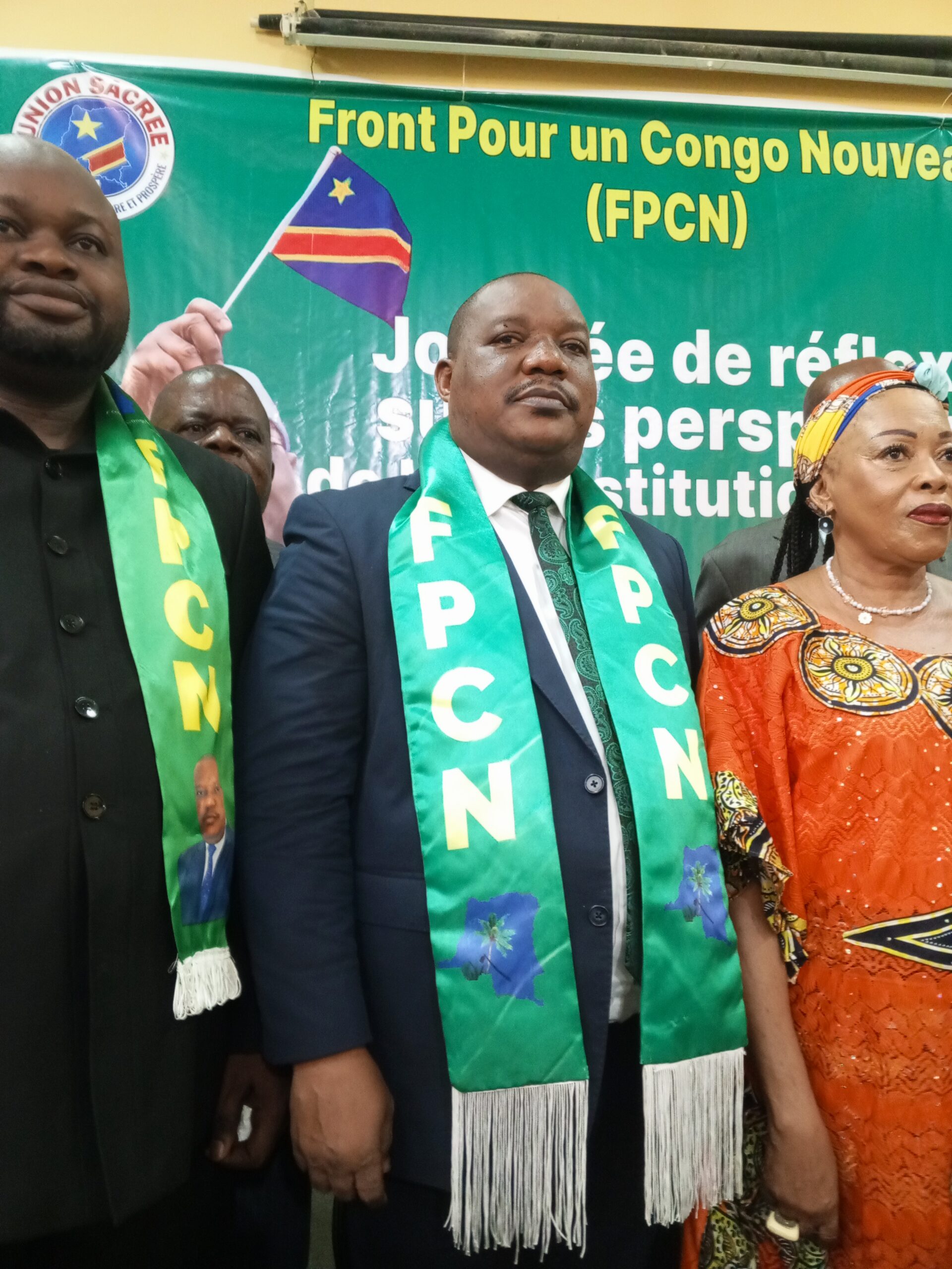 Lire la suite à propos de l’article Kinshasa : le FPCN, parti cher au Prof Claude NYAMUGABO veut que le peuple décide de doter la RDC d&rsquo;une nouvelle Constitution pour sa prospérité.