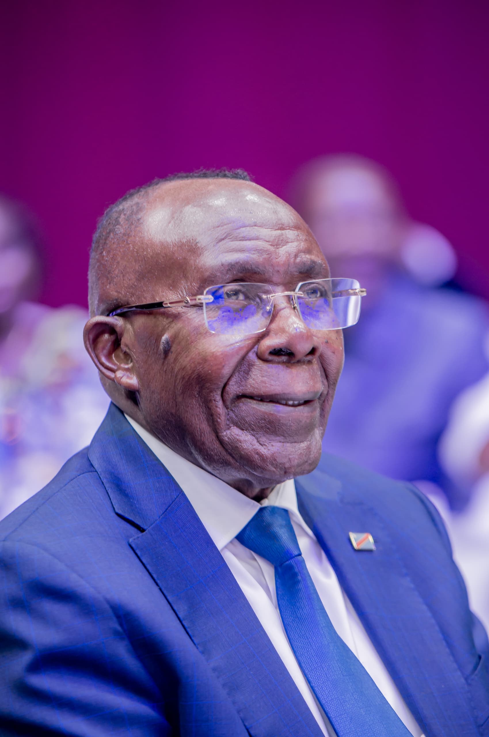 You are currently viewing Kinshasa : Le Général Prof Docteur Gilbert KABANDA KURHENGA dévoile sa recette pour faire de la RDC le « dragon d&rsquo;Afrique »