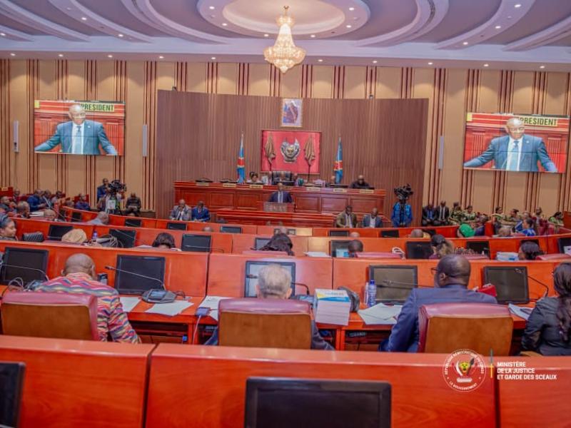You are currently viewing Kinshasa : le Sénat adopte en deuxième lecture la loi référendaire avec une modification sur la composition de l&rsquo;assemblée constituante